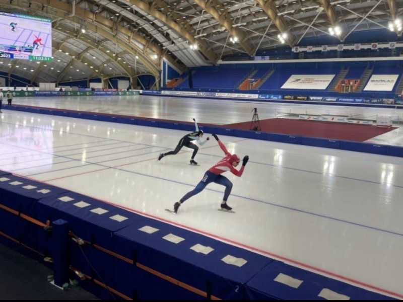 Чемпионат России по конькобежному спорту прошел в Иркутске.