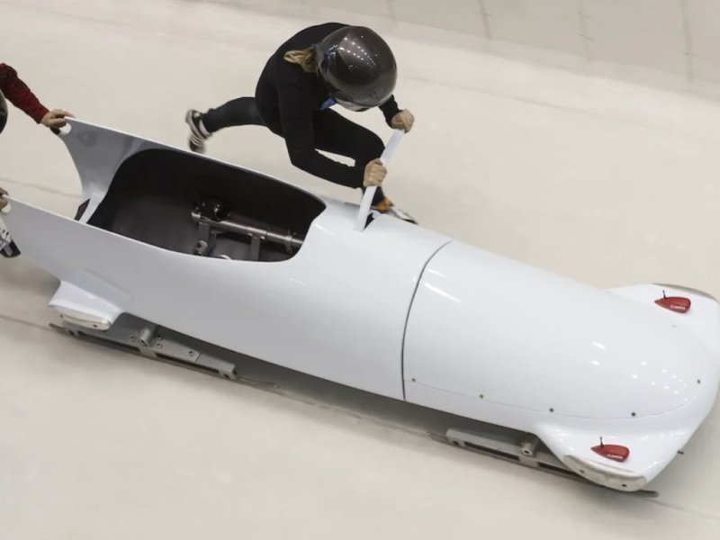 Британский бобслей: скандал из‑за отказа включить перспективного пилота в олимпийскую сборную.